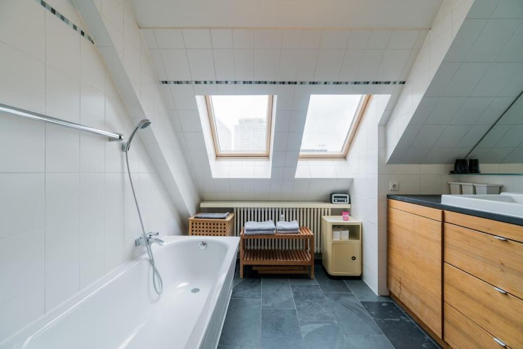 Ruhige Dachwohnung Mit Terrasse Berlin Mitte - Spacious Modern Rooftop Loft In Berlin Mitte מראה חיצוני תמונה