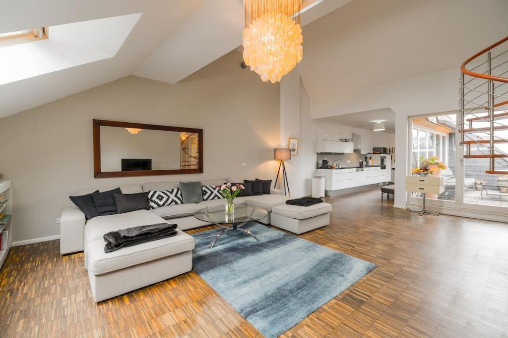 Ruhige Dachwohnung Mit Terrasse Berlin Mitte - Spacious Modern Rooftop Loft In Berlin Mitte מראה חיצוני תמונה